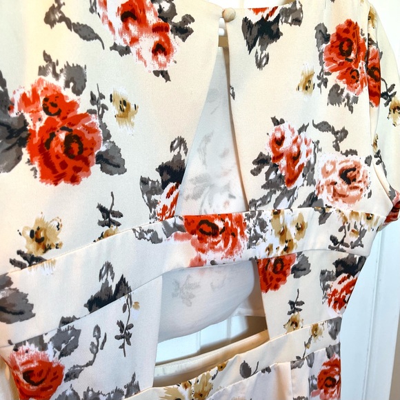 UMGEE USA Women’s Floral Summer Mini Dress Like New - Picture 6 of 9